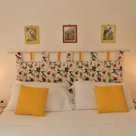 Apartment House With Garden And Parking Space In Mergellina *