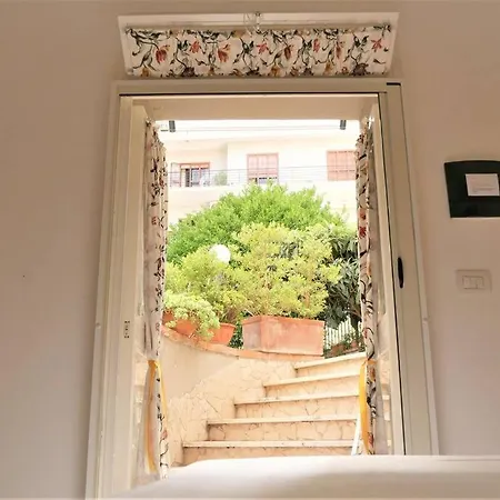 House With Garden And Parking Space In Mergellina Apartment Neapel